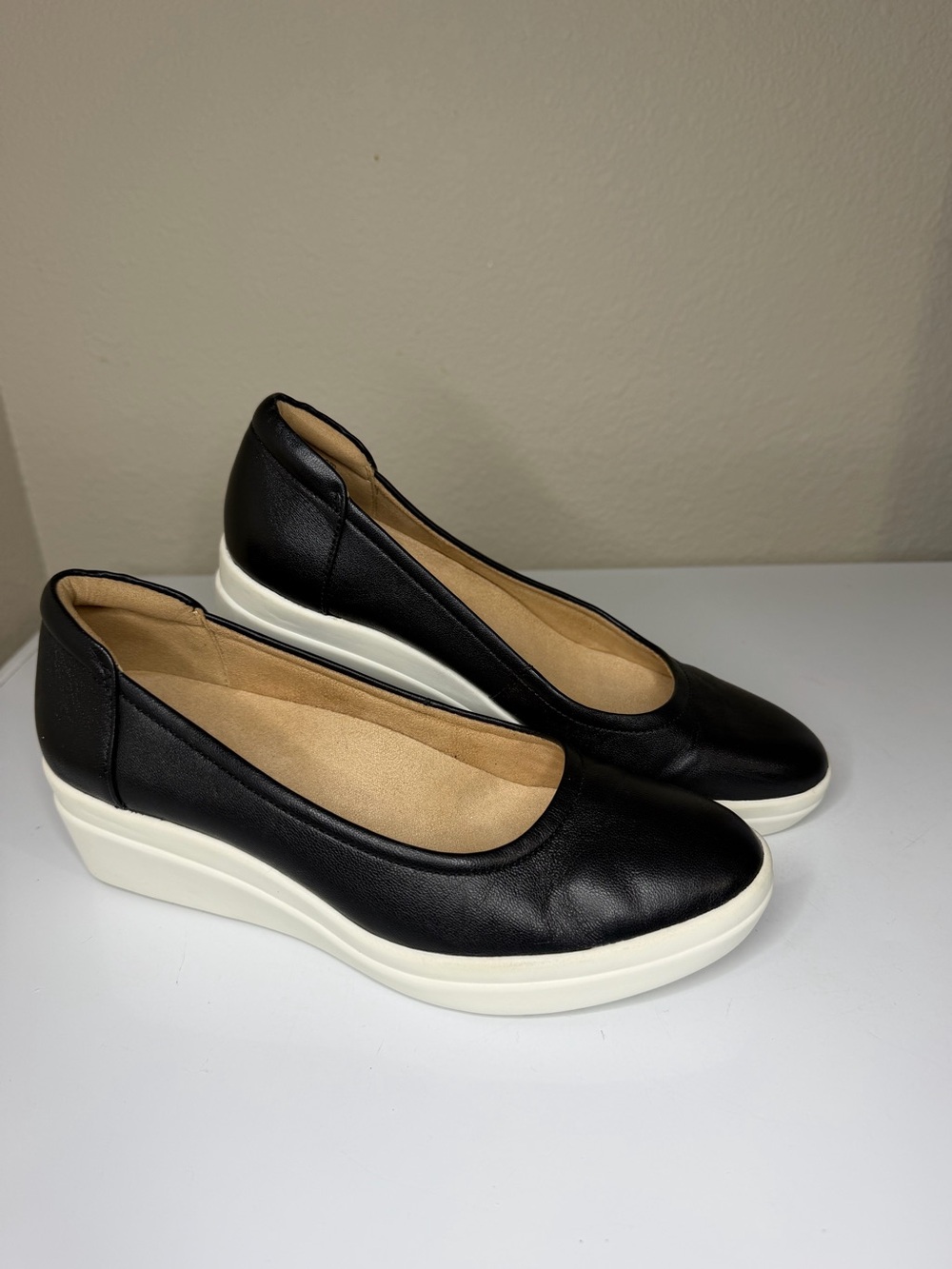 Naturalizer Black Leather Comfort Wedge Flats White Sole Women’s Size 6.5M